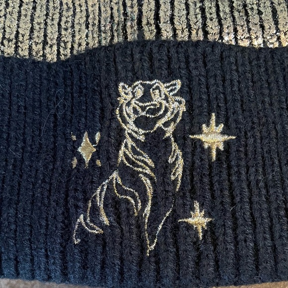 NWT Disney Aladdin Rajah gold pom beanie - Picture 2 of 5